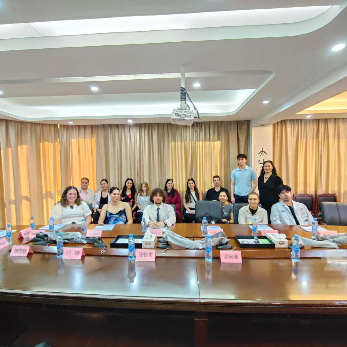 New Zealand volunteers meeting host-school teachers in Jiangxi